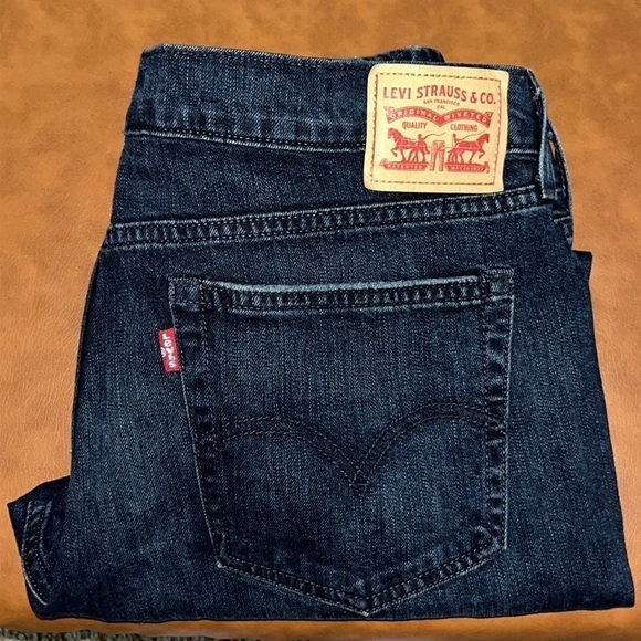 Levi’s Boyfriend Size 32 - Picture 3 of 16